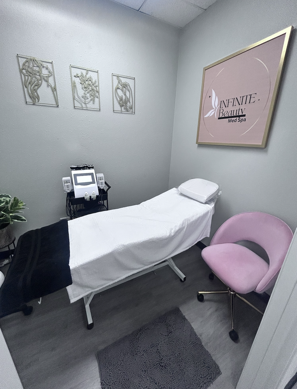 How to Find Affordable Salon Suites in Houston (Without Compromising Your Brand)