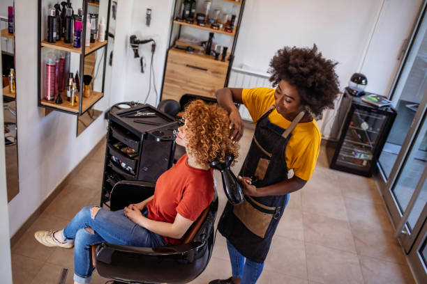 Booth Rental Chair vs. Salon Suite: Which One Is Right for You?