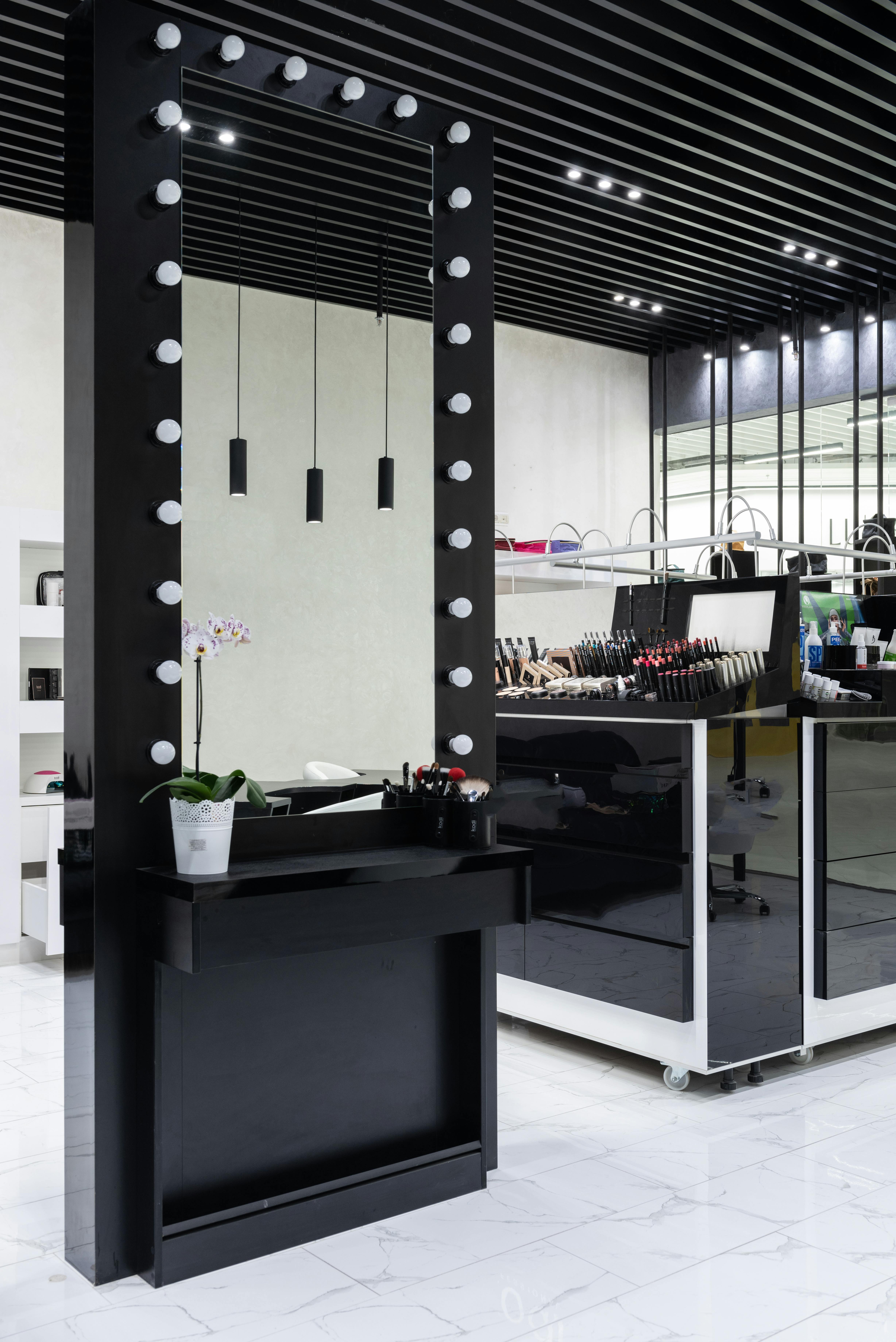 Finding the Perfect Makeup artist Salon Suite or Booth Rental on MeetSpa